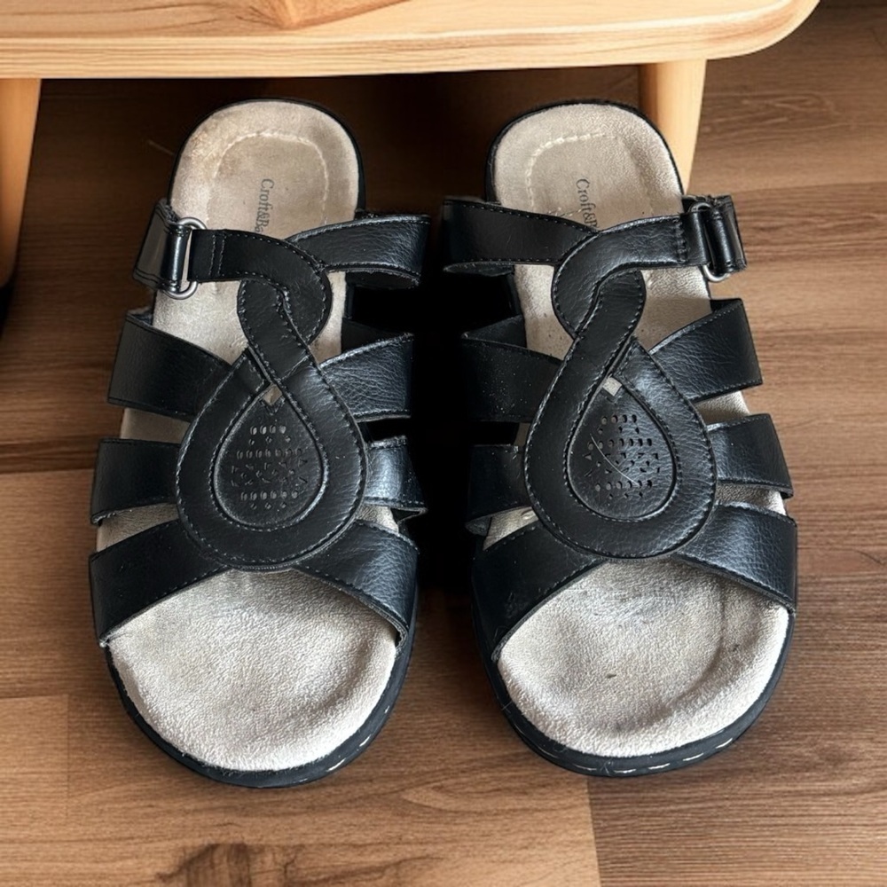 Croft & Barrow Black Strappy Sandals 6.5M | Comfy Slide-On Shoes - Picture 3 of 6